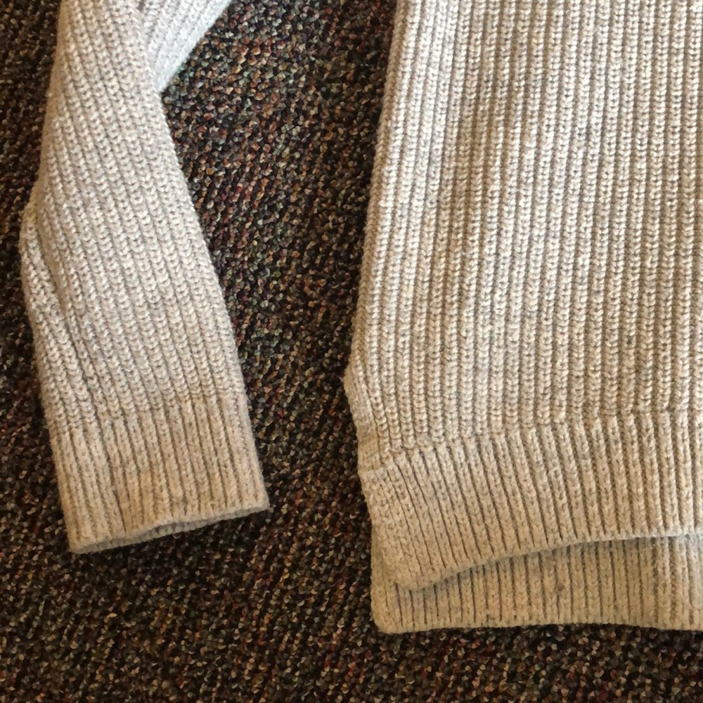 Grey knit sweater - Picture 3 of 4